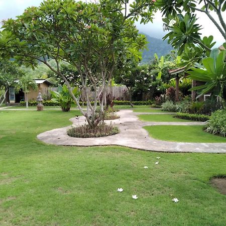 Krisna Homestay Pemuteran Exterior foto